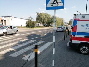 Zdjęcie kolorowe: Radiowóz  ruchu drogowego.