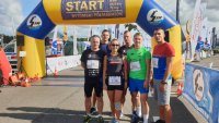 Zdjęcie kolorowe: policjanci podczas 11 PKO Bytomskiego Półmaratonu.
