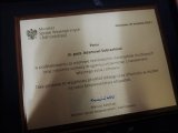 Zdjęcie kolorowe: tabliczka pamiątkowa