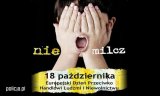 Zdjęcie kolorowe: plakat dotyczący problematyki handlu ludźmi