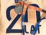 Zdjęcie kolorowe:  zabrzańscy policjanci podczas poznańskiego maratonu