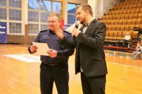 zdjęcie kolorowe: Zawodnicy podczas III Charytatywnego Turnieju Futsalu o Puchar Komendanta Miejskiego Policji w Zabrzu