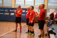 zdjęcie kolorowe: Zawodnicy podczas III Charytatywnego Turnieju Futsalu o Puchar Komendanta Miejskiego Policji w Zabrzu
