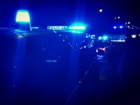 zdjęcie kolorowe: policyjne radiowozy podczas zabezpieczenia meczu górnika Zabrze