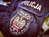 zdjęcie kolorowe: naszywka dzielnicowego