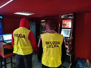 Zdjęcie kolorowe:zabezpieczone automaty