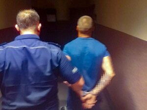 Zdjęcie kolorowe: zatrzymany nietrzeźwy kierowca.