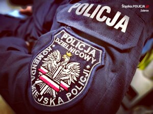 zdjęcie kolorowe: naszywka dzielnicowego