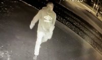 Wizerunek podejrzewanego o dokonanie kradzieży rozbójniczej.