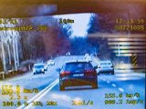 Samochód nagrany przez policyjny wideorejestrator