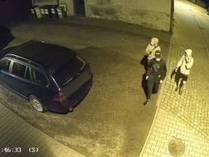 Zrzut ekranu z nagrania monitoringu