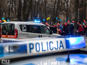 Policjanci podczas zabezpieczenia orszaku trzech króli w Zabrzu