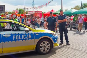 Policjanci podczas festynu