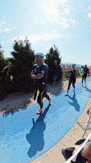 Policjant podczas zawodów sportowych