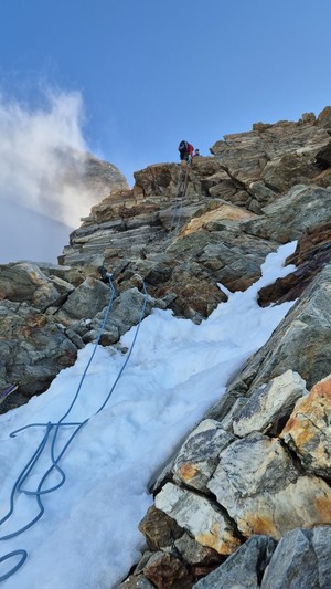 Zdjęcie przedstawiające widok z  wyprawy na górę Matterhorn