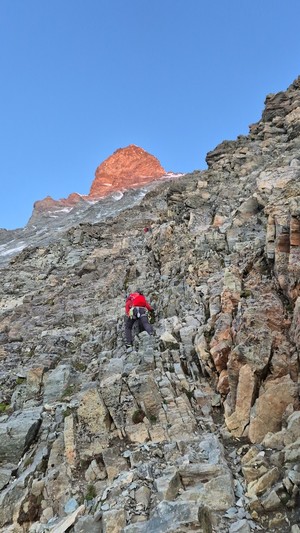 Zdjęcie przedstawiające widok z  wyprawy na górę Matterhorn