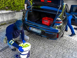 Policjanci podczas czynności procesowych