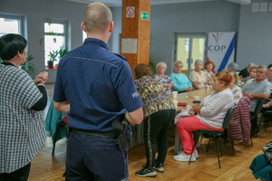 Policjant podczas debaty