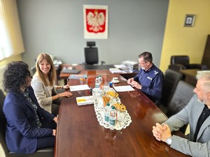 na zdjęciu uczestnicy podpisania porozumienia