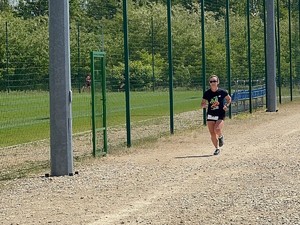 na zdjęciu policjanci podczas zawodów biegowych