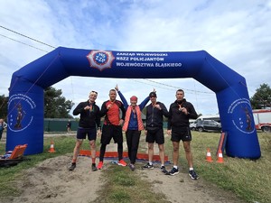 Policjanci podczas zawodów biegowych