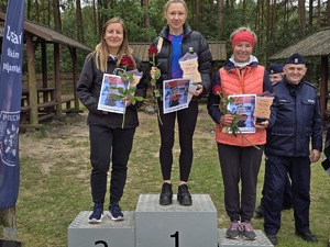 Policjanci podczas zawodów biegowych