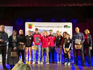 Policjanci podczas wydarzenia zawód od kuchni