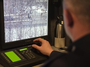 na zdjęciu policjanci podczas działań bezpieczny pieszy