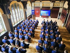 na zdjęciu policjanci podczas narady rocznej w muzeum górnictwa węglowego