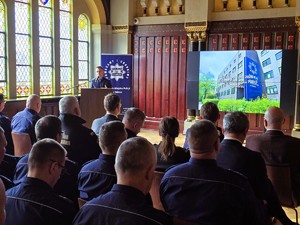 na zdjęciu policjanci podczas narady rocznej w muzeum górnictwa węglowego