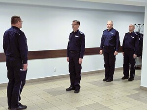 na zdjęciu policjanci podczas uroczystości