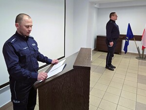 na zdjęciu policjanci podczas uroczystości