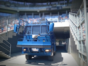Ćwiczenia policyjne na zabrzańskim stadionie.