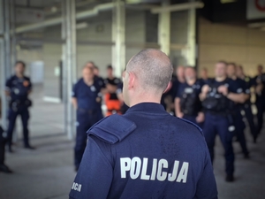 Ćwiczenia policyjne na zabrzańskim stadionie.