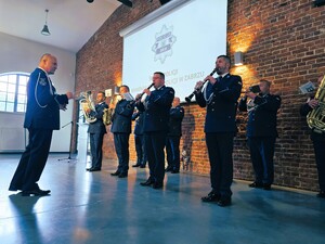 uczestnicy obchodów święta policji w zabrzu